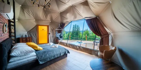 Glamping s venkovní vířivkou kousek od Zakopaného