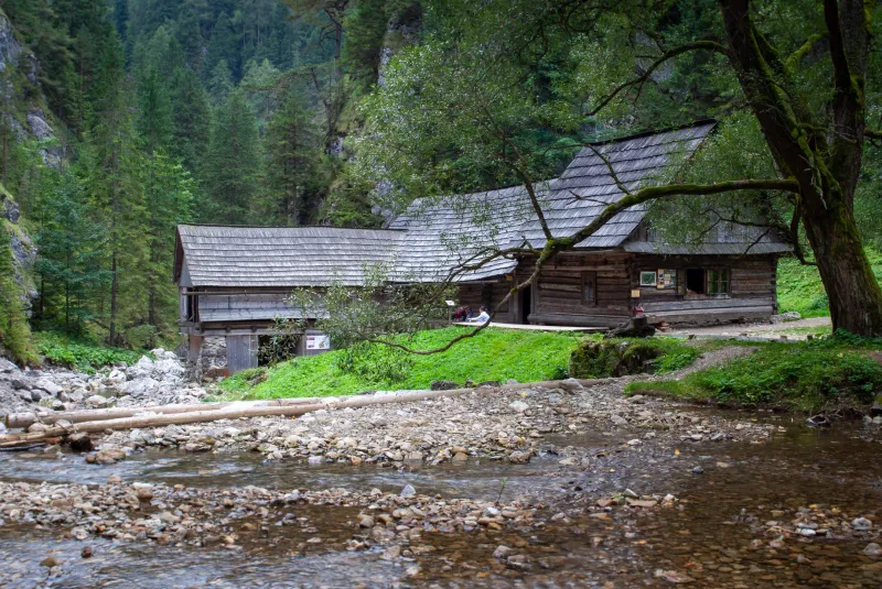 Prosiecká a Kvačianská dolina, vodní mlýny Oblazy